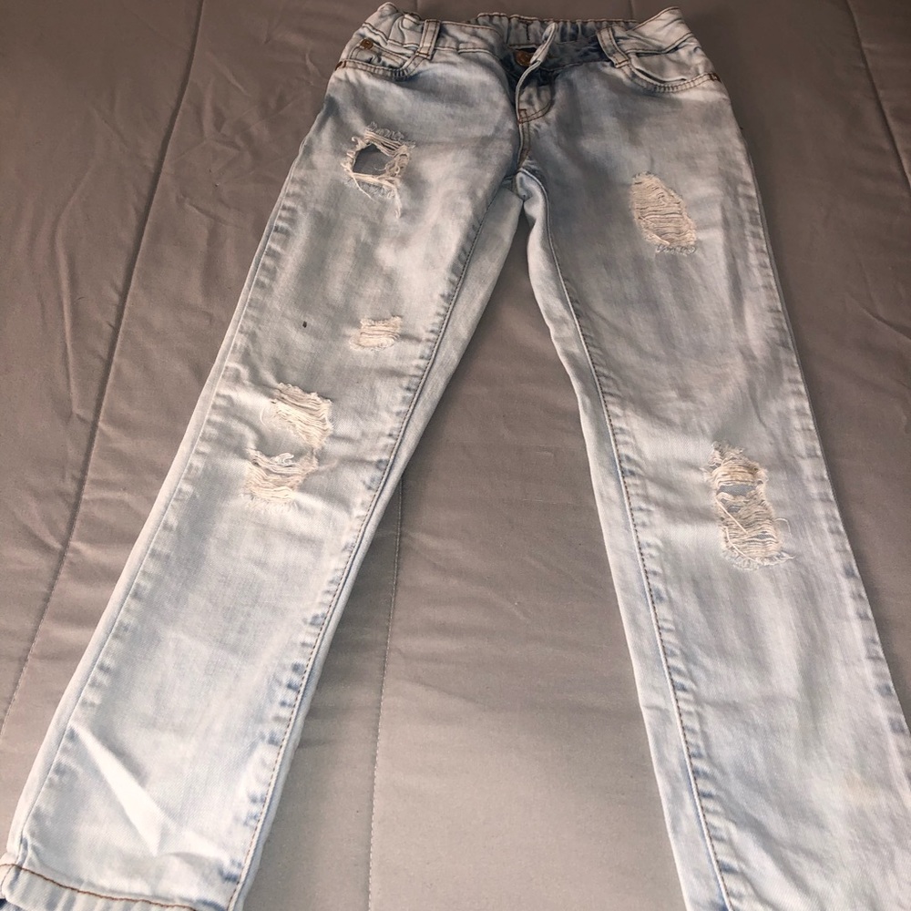 Ripped Lightwash Jeans